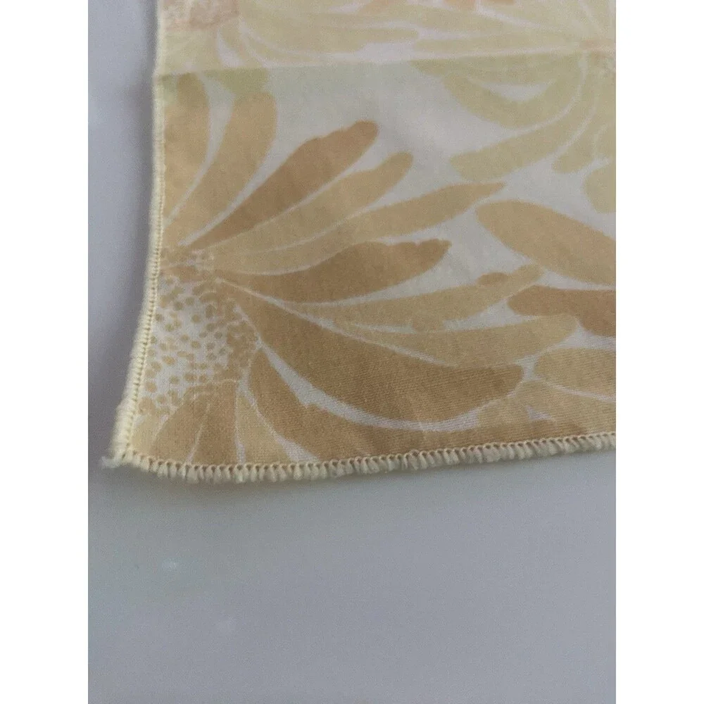 Vintage Floral Cloth Dinner Napkins Yellow Cream Daisy Print Set Retro Kitchen